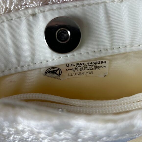 THE SAK Original, White Crochet/Knit Magnetic Snap Closure Handbag-Ex/Condition - Picture 8 of 9